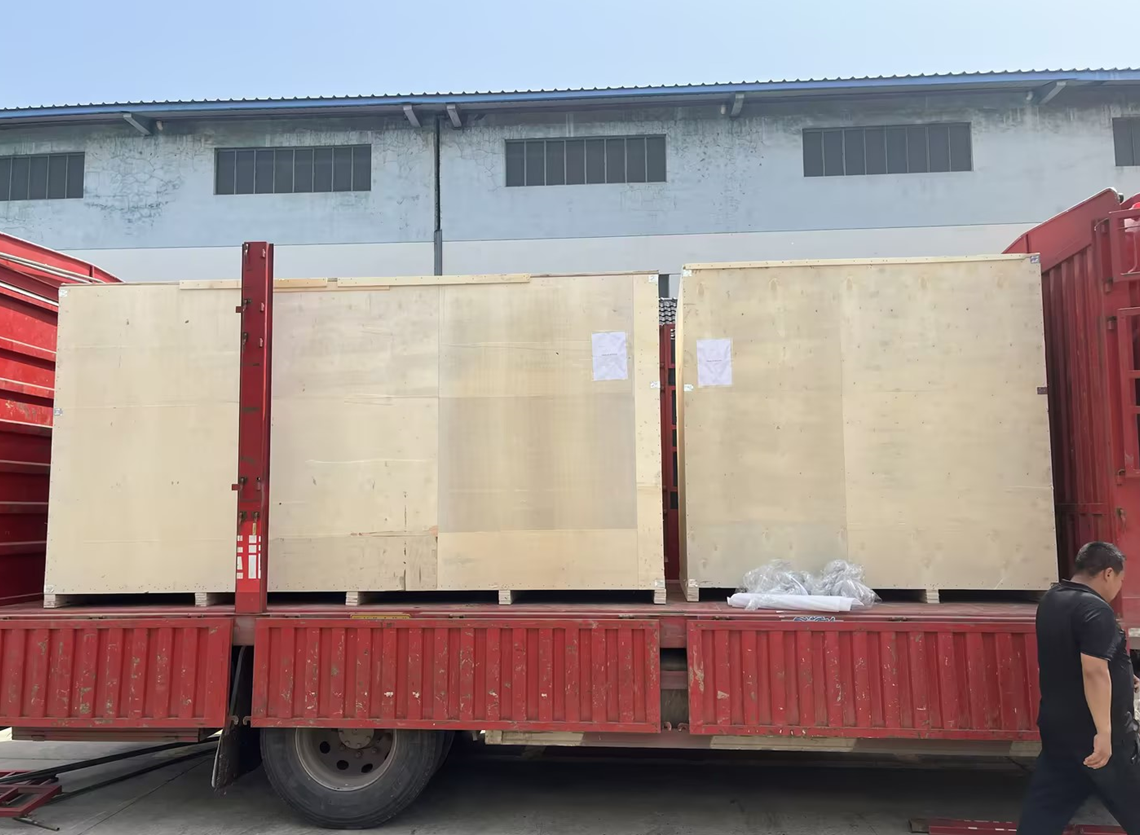 Qingben Environmental Technology exportiert Schneckenpressen und Dosiergeräte nach Italien