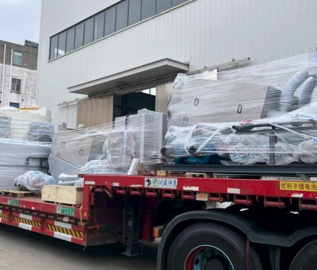 Qingben Environmental liefert erfolgreich PE-Chemikalien-Dosiertank für Schneckenpressen-Schlammentwässerungsprojekt nach Meishan, Sichuan